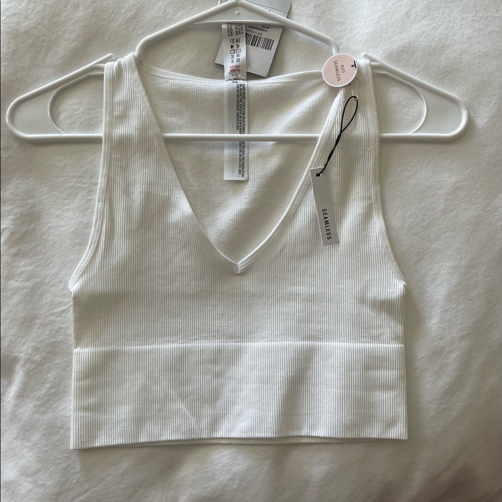 NWT White cropped top forever 21